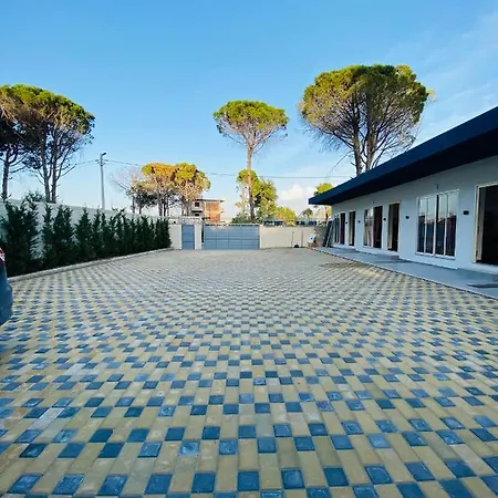 Holiday Cabins Vlore Dom wakacyjny Wlora