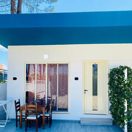 Holiday Cabins Vlore Wlora
