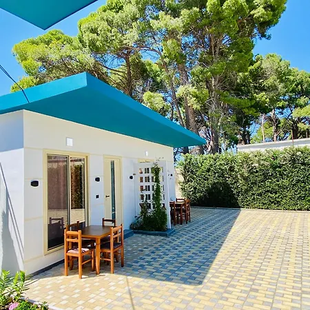 Holiday Cabins Vlore * Wlora